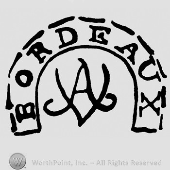 Monogram of letters AV in the center;BORDEAUX curved written.