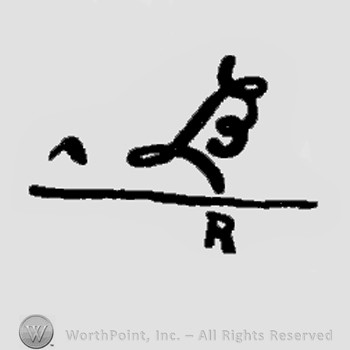 Letter L on top of letter R.