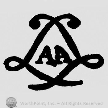 Shape similar to a diamond and lettes AA inside.