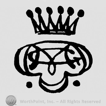 Monogram of letters CM in the middle;a crown on top.