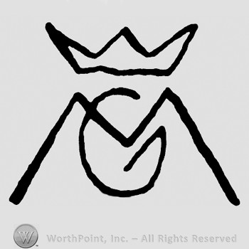 Monogram of letters GM and a crown on top.