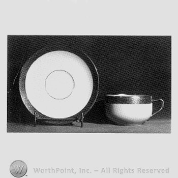 Unnamed cup and saucer pattern.