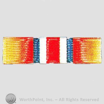 Military decoration : Merchant Marine Pacific War Zone Bar.