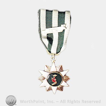 Military decoration : Republic of Vietnam Campaign Medal.