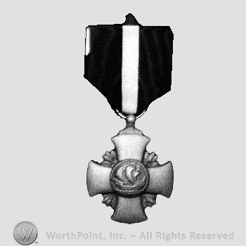 Navy Cross : Post World War II issue.