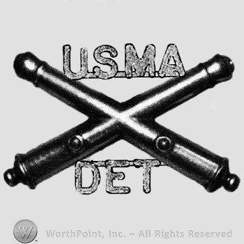 Insignia consisted of crossed cannons; letters USMA above and DET below.