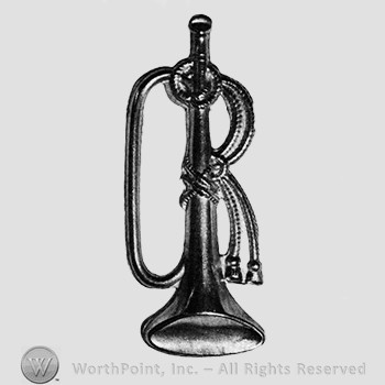 Insignia consisted of a trumpet with wires.