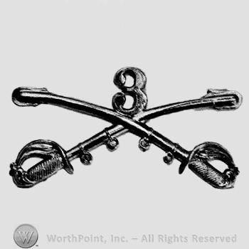Insignia consisted of crossed sabres and number 3 above.