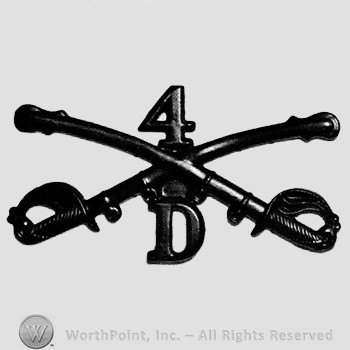 Insignia consisted of crossed sabres and number 4 above and letter D bellow.