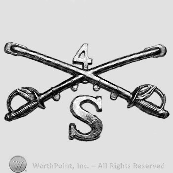 Insignia consisted of crossed sabres and number 4 above and letter S below.