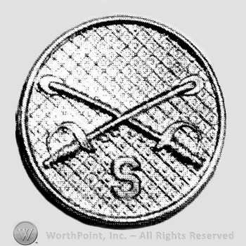 Insignia consisted of collar disc with crossed sabres on and letter S below the intersection.