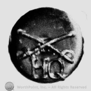 Insignia consisted of collar disc with crossed sabres on and letters HQ below the intersection.