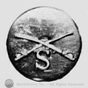 Insignia consisted of collar disc with crossed sabres on and letter S below the intersection.