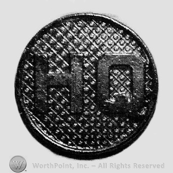 Insignia consisted of collar disc with letters HQ on.
