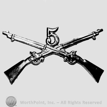 Insignia consisted of crossed rifles, number 5 above the intersection.
