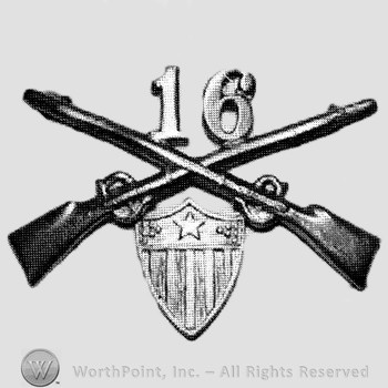 Insignia consisted of crossed rifles, number 16 above the intersection and a shield below.