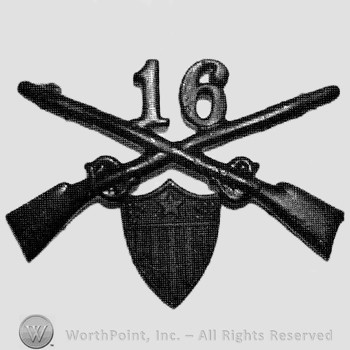 Insignia consisted of crossed rifles, number 16 above the intersection and a shield below.