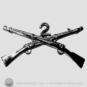 Insignia consisted of crossed rifles, number 2 above the intersection.