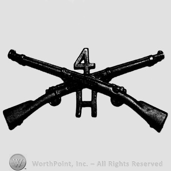 Insignia consisted of crossed rifles, number 4 above the intersection and leter H below.