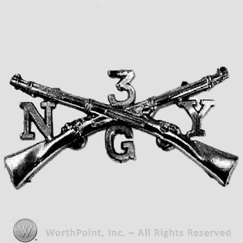 Insignia consisted of crossed rifles, number 3 above, letter g below, letter n to the left and letter Y to the right.
