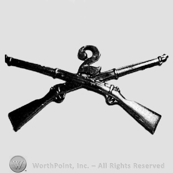 Insignia consisted of crossed rifles and number 2 above the intersection.