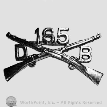 Insignia consisted of crossed rifles, number 165 above the intersection and letters D and B on the left and on the right.