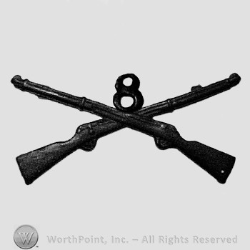 Insignia consisted of crossed rifles and number 8 above the intersection.
