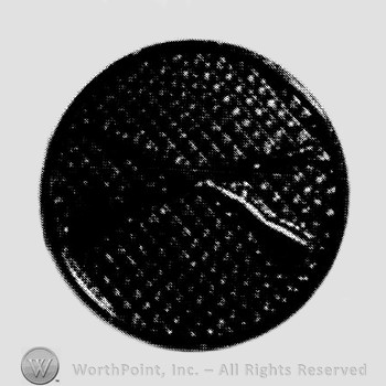 Insignia consisted of crossed rifles on a disc.