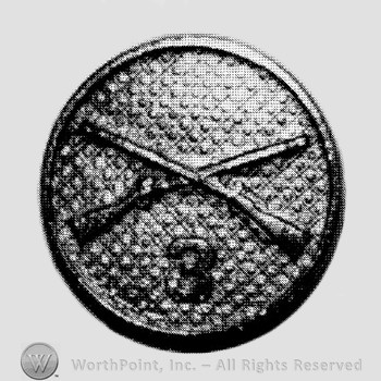 Insignia consisted of crossed rifles and number 3 below the intersection; all on a disc.