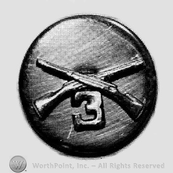 Insignia consisted of crossed rifles and number 3 below the intersection; all on a disc.