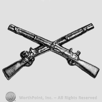 Insignia consisted of crossed rifles.