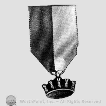Medal like a crown.