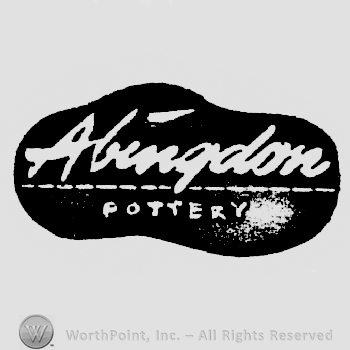 Abingdon written above a discontinuos line above pottery, all on a curved shape