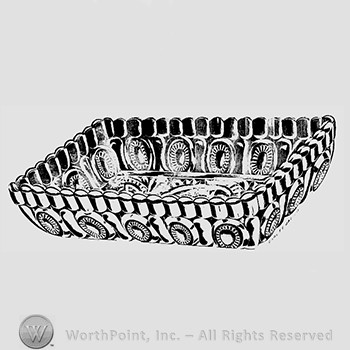 Glass pattern : Notched Oval.