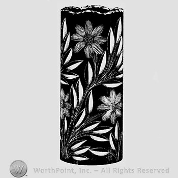 Glass pattern : Panelled Dogwood.