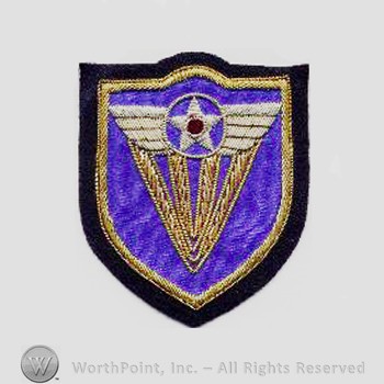 Army Air Forces Shoulder Sleeve Insignia : 4th Air Force.