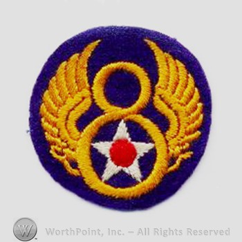 Army Air Forces Shoulder Sleeve Insignia : 8th Air Force.
