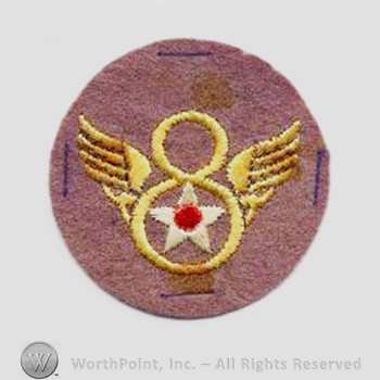 Army Air Forces Shoulder Sleeve Insignia : 8th Air Force.