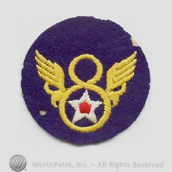 Army Air Forces Shoulder Sleeve Insignia : 8th Air Force.
