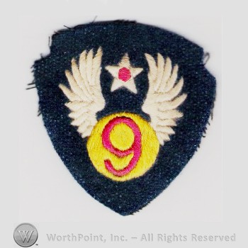 Army Air Forces Shoulder Sleeve Insignia : 9th Air Force.