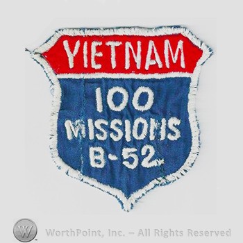 Weapon System Patch, Aircraft Patch : B-52 100 Missions Vietnam.