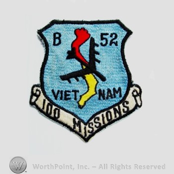 Weapon System Patch, Aircraft Patch : B-52 Stratofortress 100 Missions Vietnam.