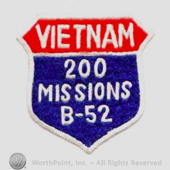 Weapon System Patch, Aircraft Patch : B-52 Stratofortress Vietnam 200 Missions.