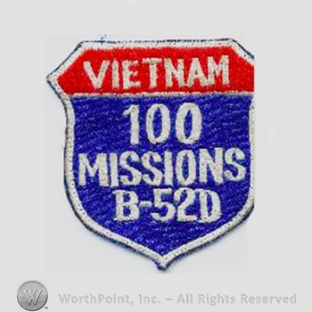 Weapon System Patch, Aircraft Patch : B-52D Stratofortress 100 Missions Vietnam.