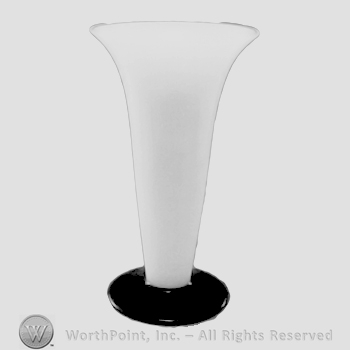 Glass pattern: unnamed; vase.