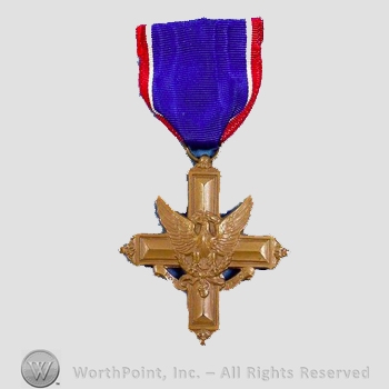 WWI Army Medal : 2nd Division Distinguished Service Cross.