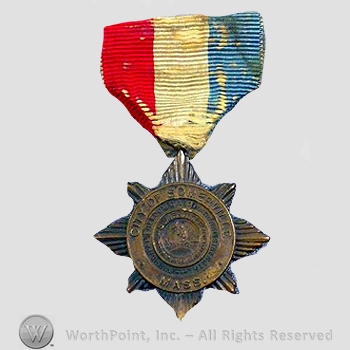 WWI Army Medal : Somerville Massachusetts Service Medal.