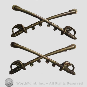 WWI Metal Insignia : Cavalry Officers Collar Insignia- J.R. Gaunt England.