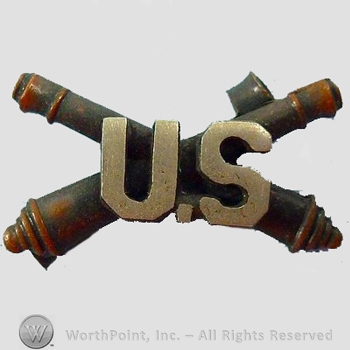 WWI Metal Insignia : Artillery Officer Overseas Cap Insignia.