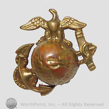 WWI Metal Insignia : USMC EG&A Dress Hat Badge.